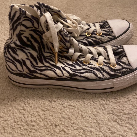 Zebra print converse - Picture 3 of 3